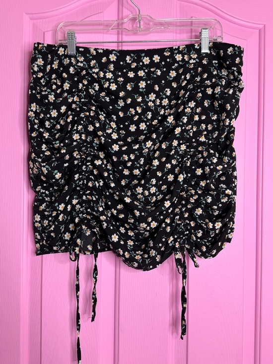 Dresses & Skirts - Black Daisy Ruched Mini Skirt - Floral Drawstring Detail